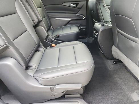 Used 2024 Chevrolet Traverse LT w/ Enhanced Driving Package image 26