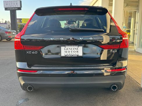 Used 2021 Volvo XC60 T6 Momentum w/ Premium Package AWD/4WD image 4