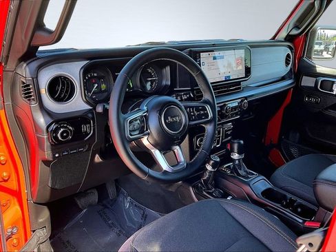 Certified 2025 Jeep Wrangler Unlimited Sahara w/ Safety Group image 4