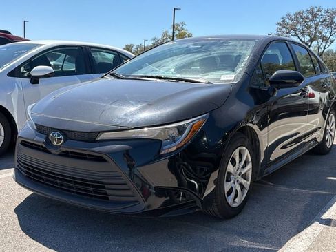 Used 2024 Toyota Corolla LE image 15
