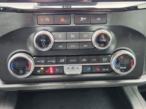 Used 2023 Ford Expedition Limited image 22