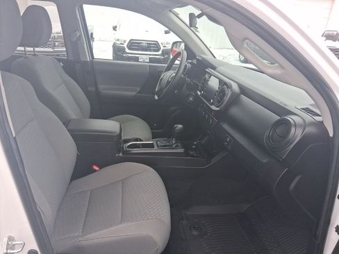 Used 2022 Toyota Tacoma SR image 14