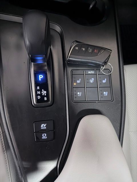 Used 2025 Lexus UX 300h FWD w/ Cold Area Package image 30