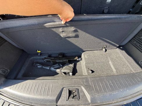 Used 2023 Nissan Armada SV image 22