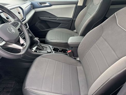 Certified 2023 Volkswagen Taos SE image 21