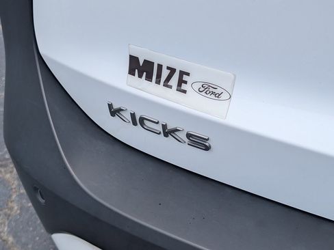 Used 2025 Nissan Kicks SV AWD/4WD image 24