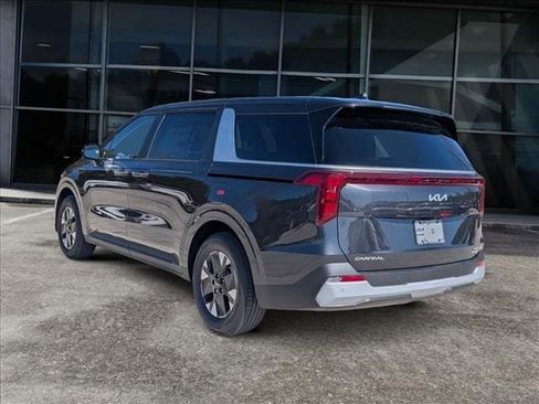 New 2026 Kia Carnival LXS image 3