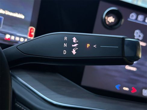 New 2026 Chevrolet Suburban Premier image 31