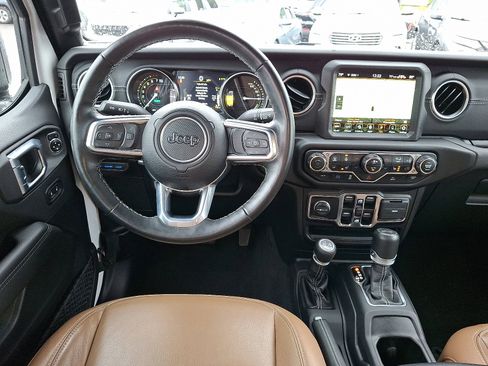 Used 2022 Jeep Wrangler Unlimited Sahara w/ Cold Weather Group image 11