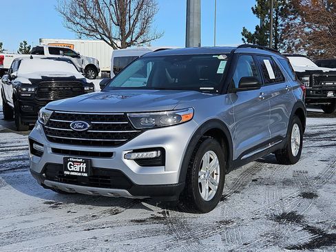 Used 2023 Ford Explorer XLT w/ Equipment Group 202A image 11