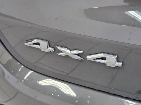 Used 2024 Jeep Compass Limited image 18