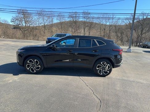Used 2024 Chevrolet Trax RS w/ Sunroof Package image 8