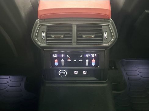 Used 2022 Lamborghini Urus image 27