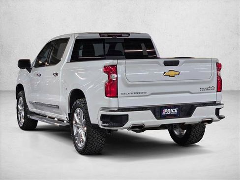 Used 2024 Chevrolet Silverado 1500 High Country w/ High Country Premium Package AWD/4WD image 8