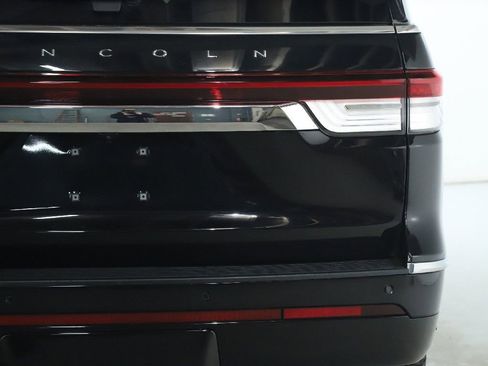 Used 2022 Lincoln Navigator Reserve image 48