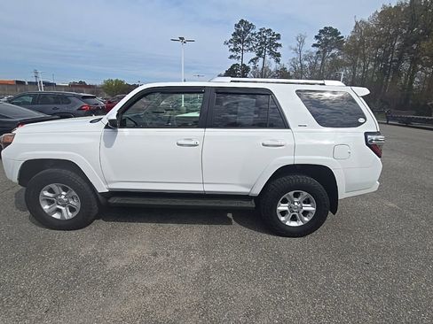 Used 2016 Toyota 4Runner SR5 image 8