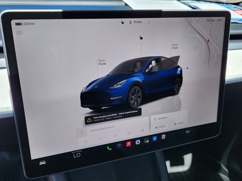 Used 2025 Tesla Model Y Long Range AWD/4WD image 26