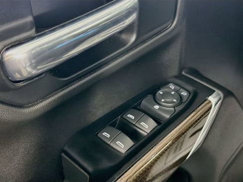 Used 2019 Chevrolet Silverado 1500 LT Trail Boss AWD/4WD image 17