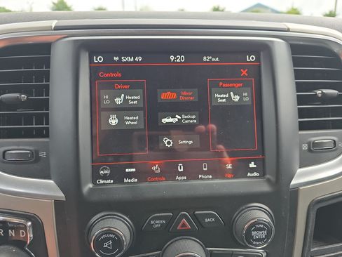 Used 2018 RAM 1500 SLT AWD/4WD image 32