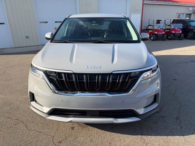 Used 2022 Kia Carnival EX FWD image 8