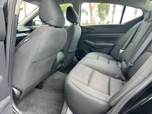 Used 2025 Nissan Altima 2.5 SV FWD image 16