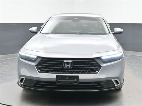 Used 2025 Honda Accord Touring image 3