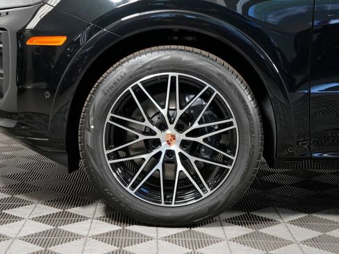 New 2026 Porsche Cayenne AWD/4WD image 13