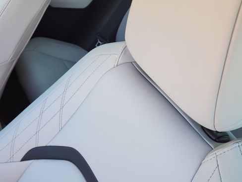 Certified 2025 Lexus UX 300h FWD image 17