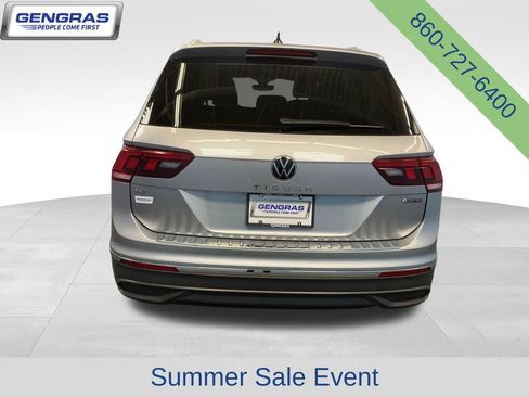 Used 2023 Volkswagen Tiguan SE AWD/4WD image 5