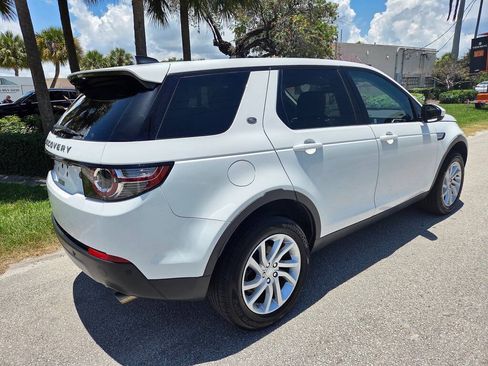 Used 2017 Land Rover Discovery Sport HSE AWD/4WD image 9