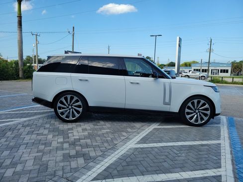 Used 2025 Land Rover Range Rover Long Wheelbase Autobiography AWD/4WD image 6