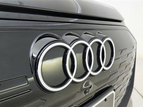 Used 2025 Audi Q6 e-tron Premium Plus w/ Premium Plus image 16