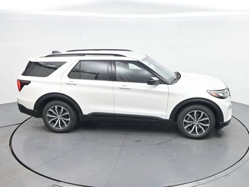 New 2026 Ford Explorer ST-Line w/ Premium Package RWD image 27