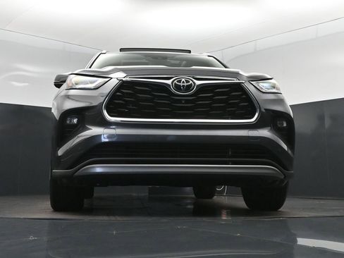 Used 2023 Toyota Highlander Platinum FWD image 46