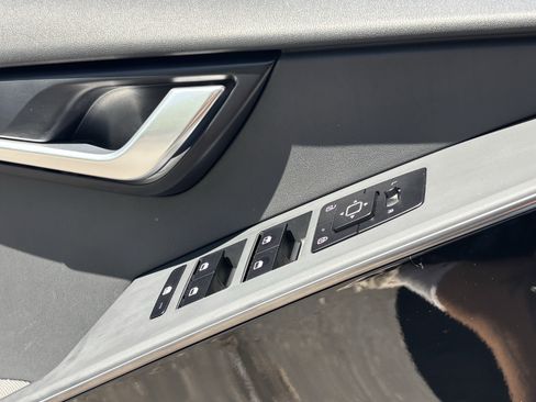 Certified 2025 Kia Niro EX FWD image 19