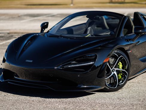 Used 2024 McLaren 750S Spider Ceramic Brakes Front Li image 18