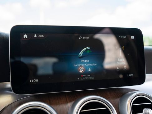Used 2021 Mercedes-Benz GLC 300 4MATIC w/ Premium Package image 26