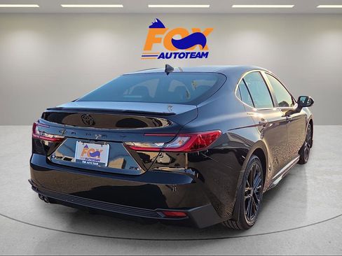 Used 2026 Toyota Camry SE w/ Convenience Package image 4