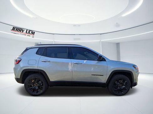 New 2026 Jeep Compass Latitude AWD/4WD image 2
