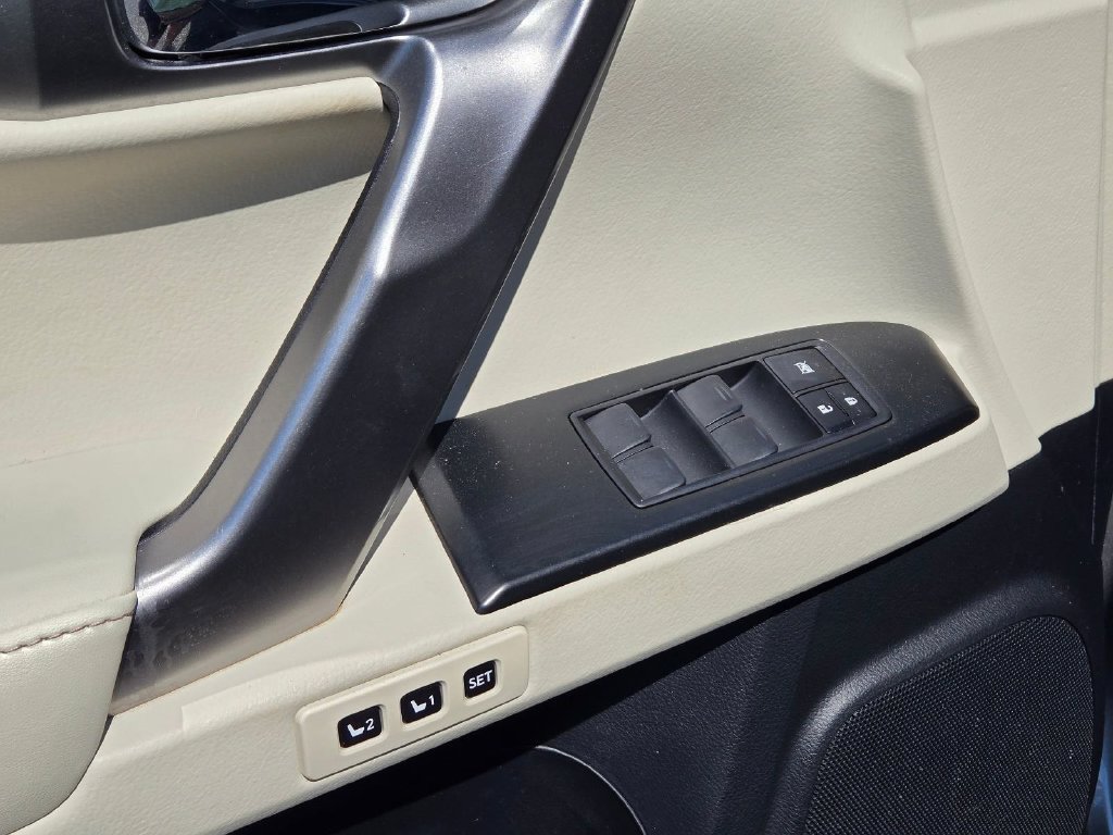 Used 2023 Lexus GX 460 Luxury w/ Accessory Package AWD/4WD image 14