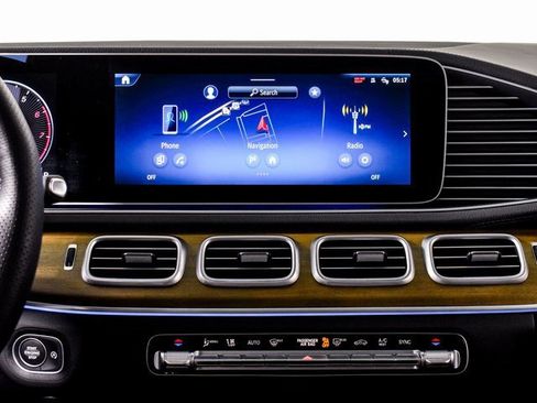 Certified 2024 Mercedes-Benz GLS 450 4MATIC image 33