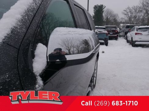 Used 2023 Chevrolet Tahoe Premier image 11