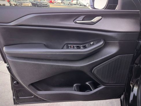 Used 2023 Jeep Grand Cherokee L Laredo image 37