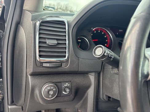 Used 2012 GMC Acadia SLT image 35