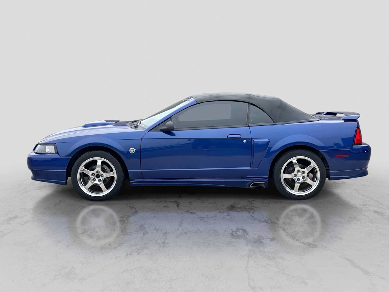 Used 2004 Ford Mustang GT RWD image 3