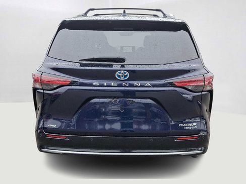 Certified 2021 Toyota Sienna Platinum image 7