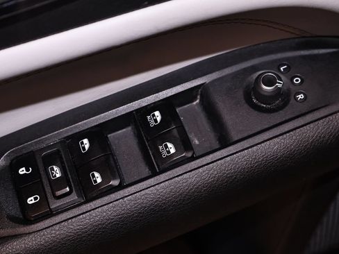 Used 2023 Jeep Compass Limited AWD/4WD image 12