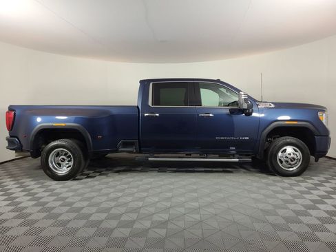 Used 2020 GMC Sierra 3500 Denali w/ Denali Ultimate Package image 2