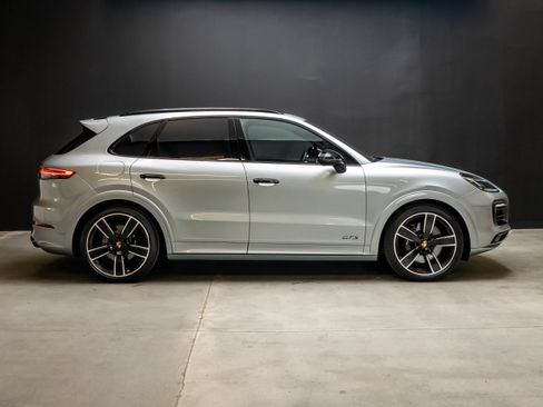 Certified 2022 Porsche Cayenne GTS AWD/4WD image 8