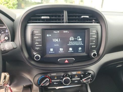 Used 2021 Kia Soul LX FWD image 22